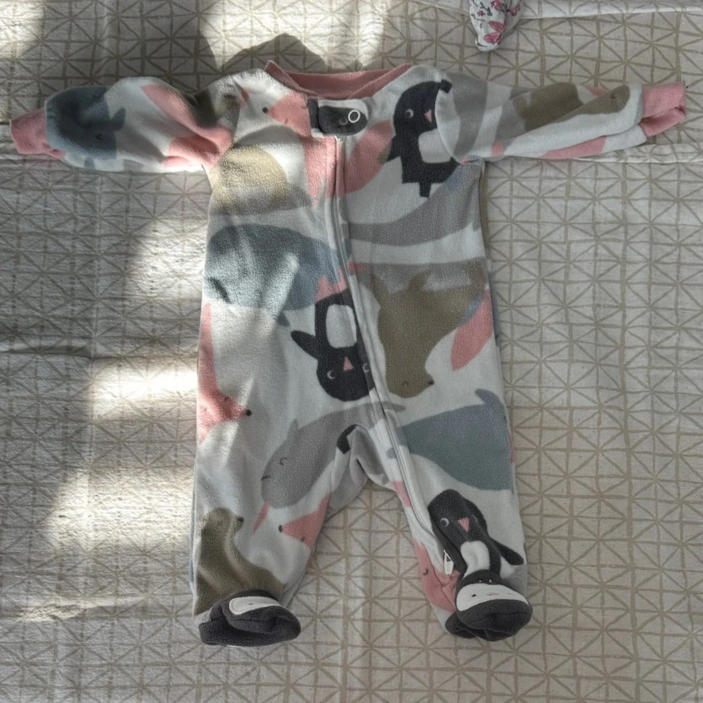 Lot of 7 Newborn One Pieces - Picture 12 of 15